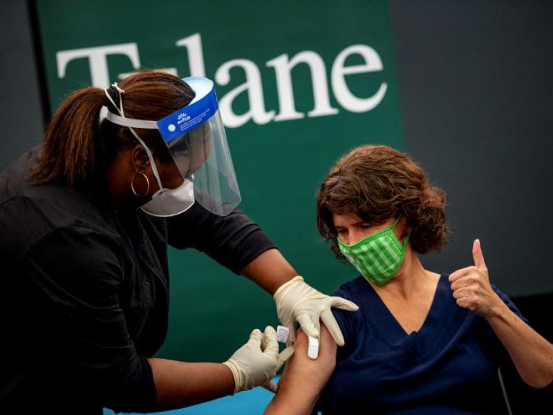 Tulane School of Medicine researcher receives a COVID-19 vaccine 